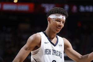 打得还行!7号秀费尔斯16中7拿到拿到22分7板4助3断1帽 5失误