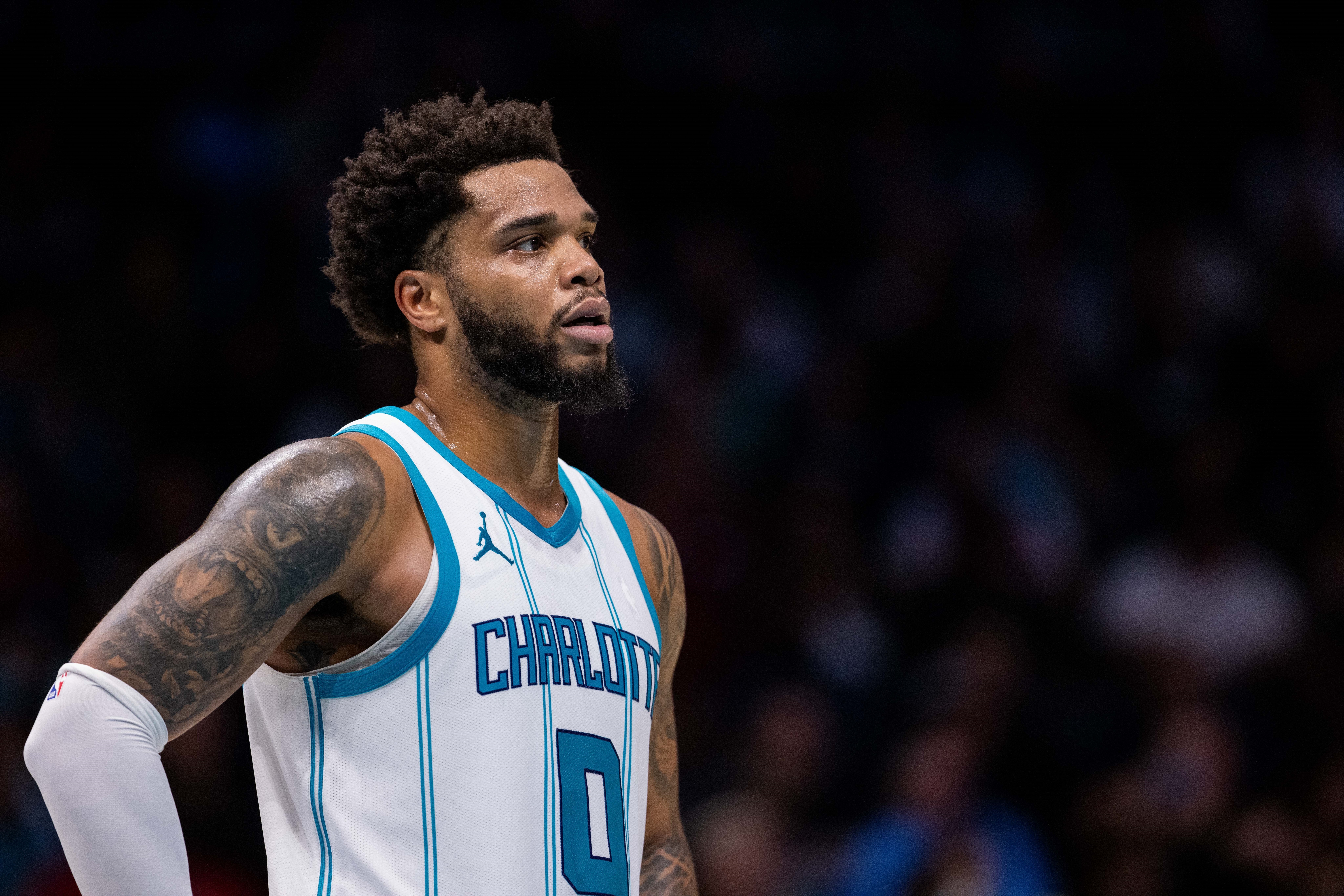 线上投注-新赛季大前锋实力盘点:字母哥与浓眉领衔,西亚卡姆阿德巴约霍姆格伦紧随其后