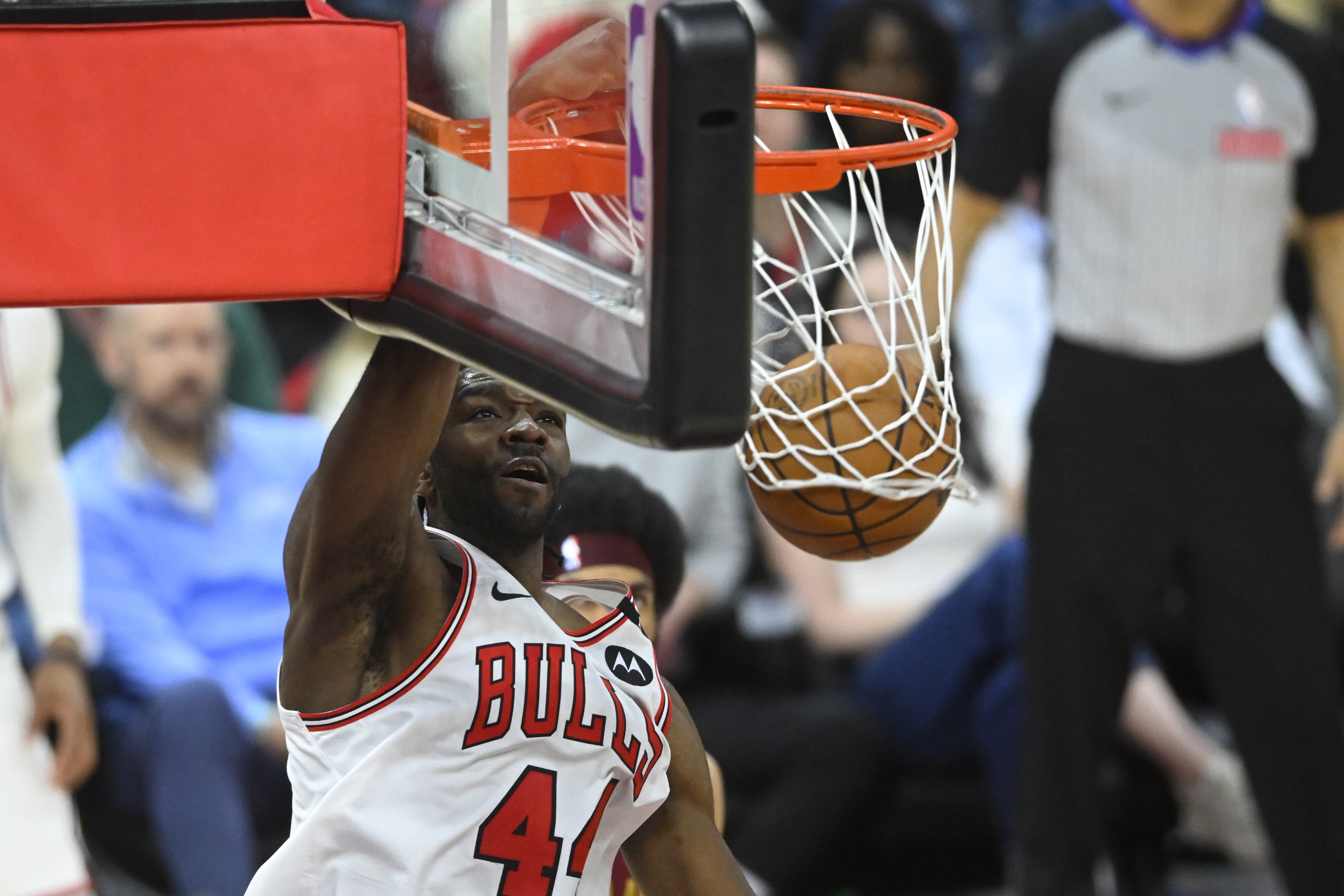 线上投注-新赛季大前锋实力盘点:字母哥与浓眉领衔,西亚卡姆阿德巴约霍姆格伦紧随其后