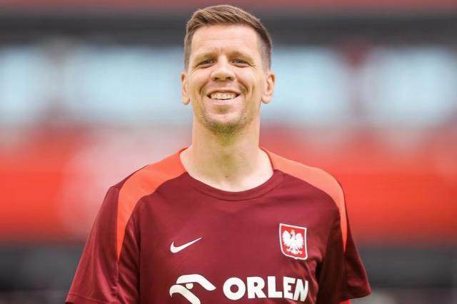 1728000028369049556.jpg 俱乐部世界杯-【早报】B费连场被罚下!曼联绝平波尔图继续不胜!