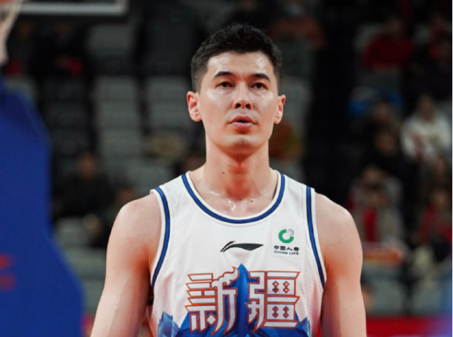 安全下注-新疆男篮注册14人:赵睿离队后仅剩阿不都顶薪 混血冯傲升一队