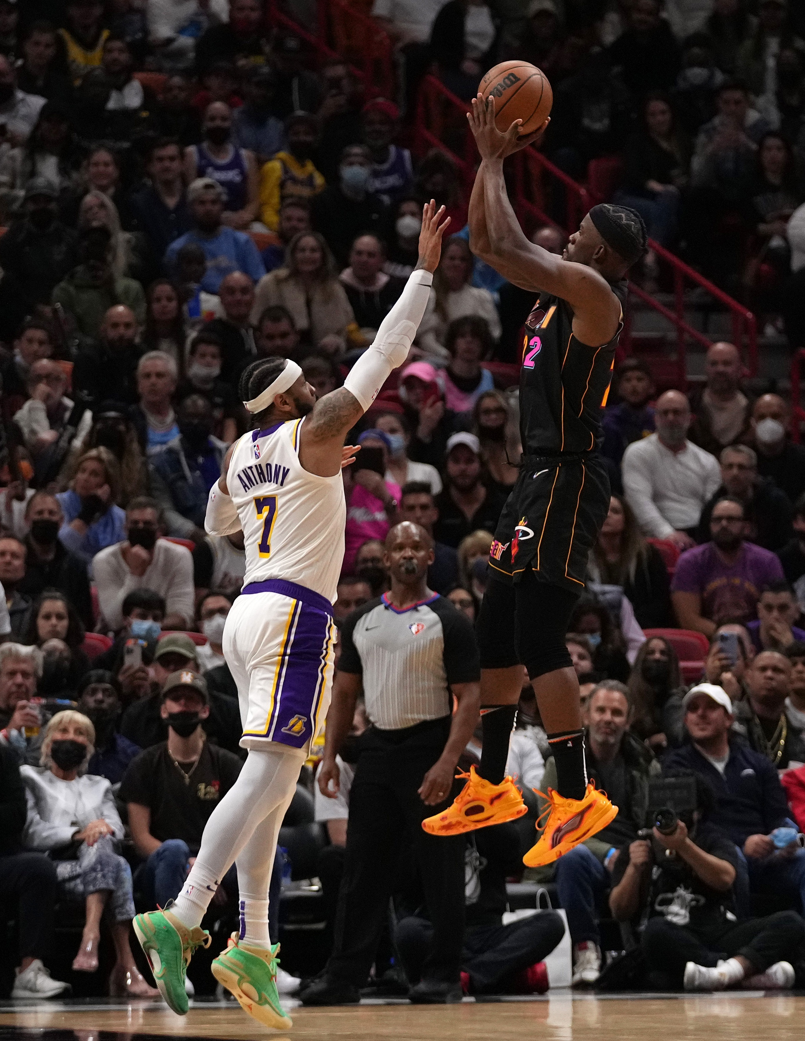 世俱杯-巴特勒>安东尼?美记:如果你真的想要赢得比赛 你就得选择巴特勒