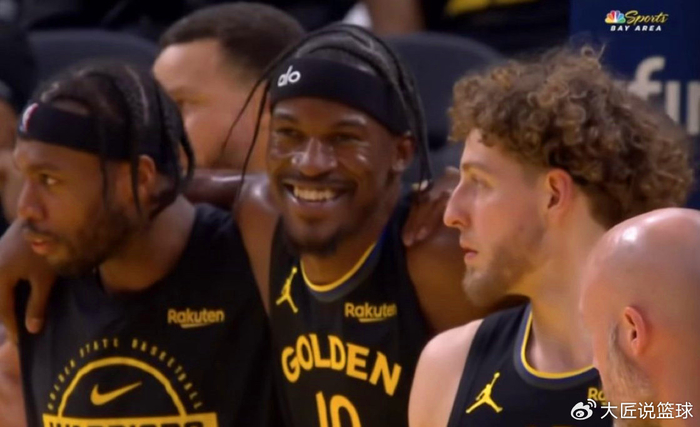 FIFA世俱杯官网-2年1.1亿,巴特勒赛季报销!勇士短期与长期计划均发生复杂改变|吉米·巴特勒|库明加|金州勇士队|迈阿密热火队|乔纳森·库明加_新浪体育_新浪新闻