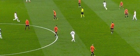 1665000684407099951.gif 安全下注-【欧冠】罗德里戈传射 维尼修斯破门 皇马2比1胜