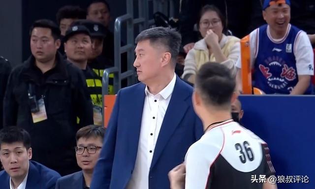 CBA排名：上海稳居第一 四队争前4白热化 季后赛尾班车名额最惨烈