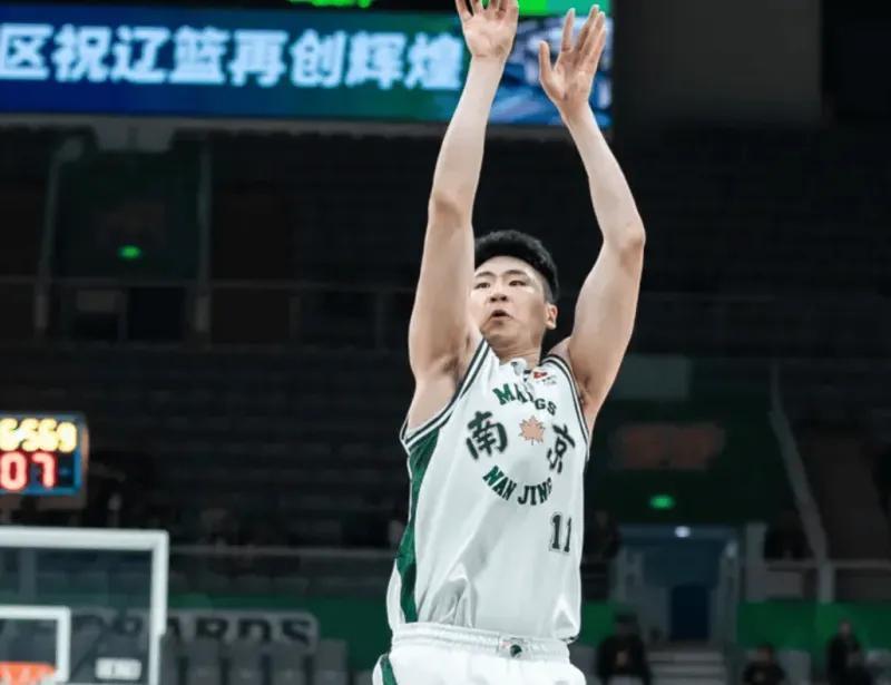 官方投注站-短训营官宣3人离队！赵柏清伊福攻强守弱，李炎哲状态低迷！